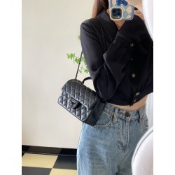 [홍콩명품.CHANEL] 샤넬 블랙 메탈 뉴미니 탑핸들 플랩백