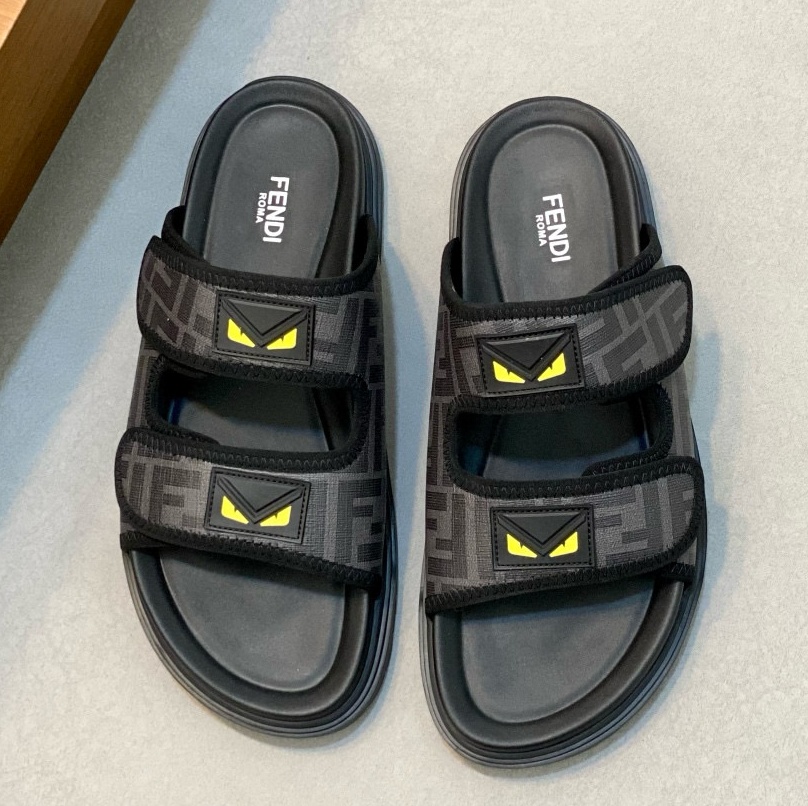 [홍콩명품.FENDI] 펜디 2025 남성용 슬리퍼 FD135 SH-E 홍콩명품의류,구매대행,온라인명품