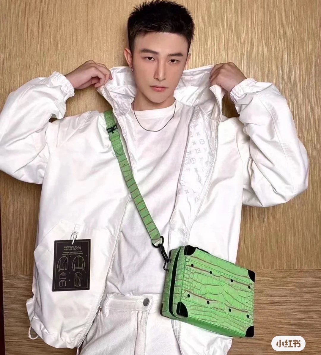 [홍콩명품.LOUIS VUITTON] 루이비통 2026 남성용 양면 바람막이자켓 LV2817 YB 홍콩명품의류,구매대행,온라인명품