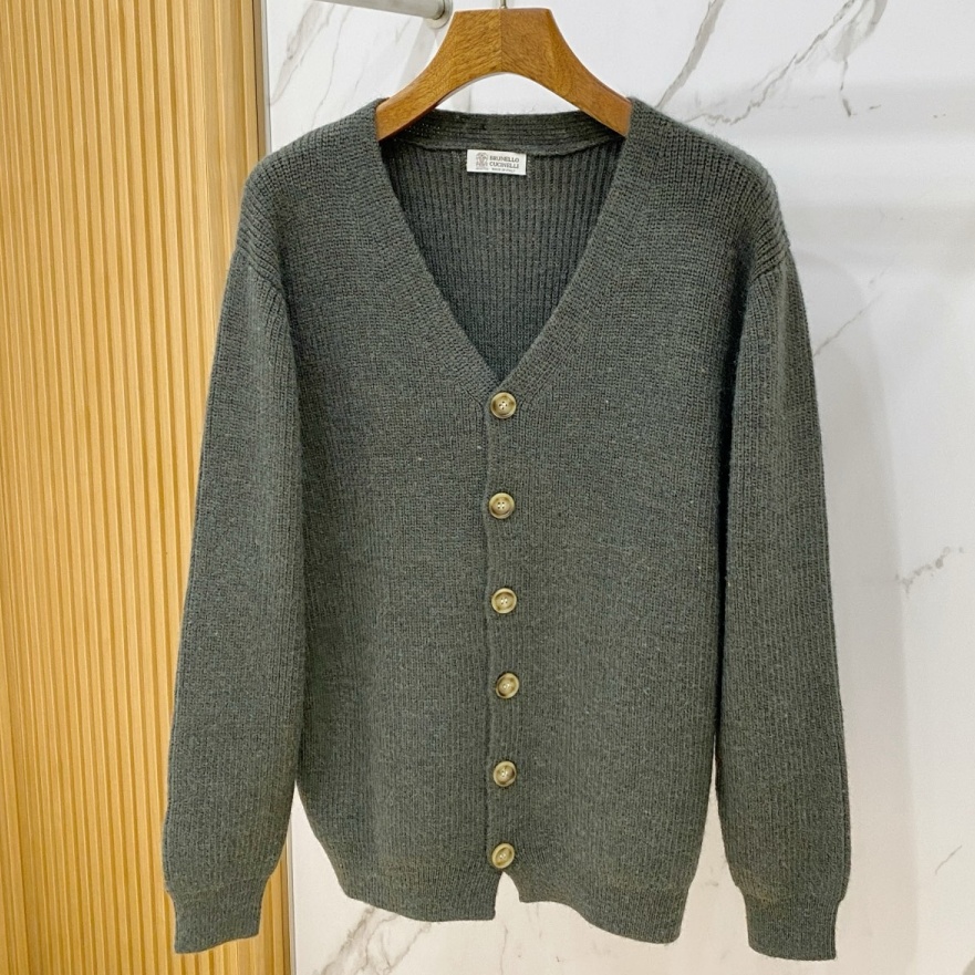 [홍콩명품.BRUNELLO CUCINELLI]브루넬로 쿠치넬리 2026 남성용 울 가디건 BL1853 HD 홍콩명품의류,구매대행,온라인명품
